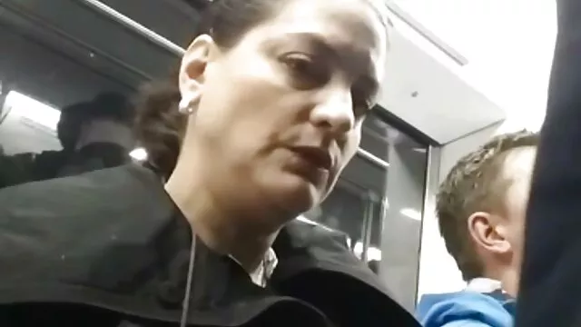 Holly Brooks adalah kotoran, dan kemudian bokep jepang mom montok membebaskan tulang-tulang raksasa.