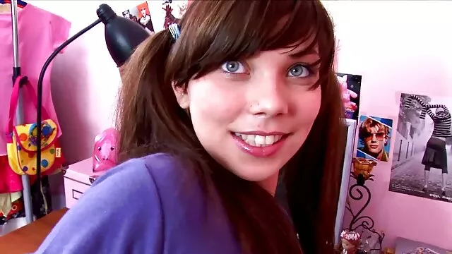 Ariel, gadis yang ingin bokep japanese semi goth