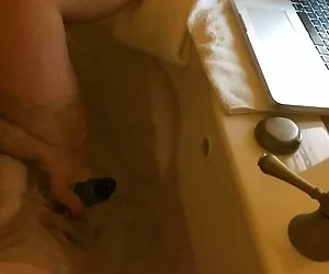 Dia bokep japan full movie mengizinkan teman untuk di porno buatan sendiri.