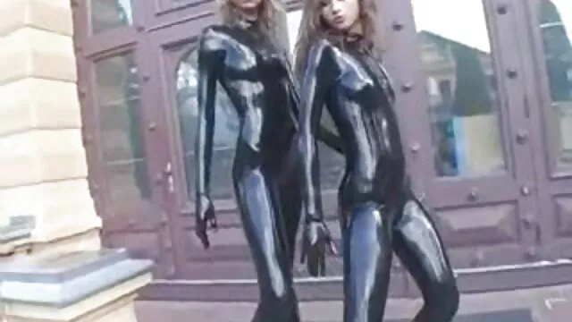 Anal bokep mom japan selingkuh Gadis elegan Open house.